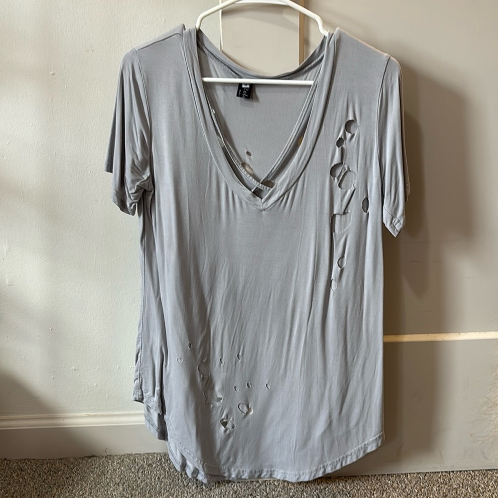 Distressed V Neck Tee Size M